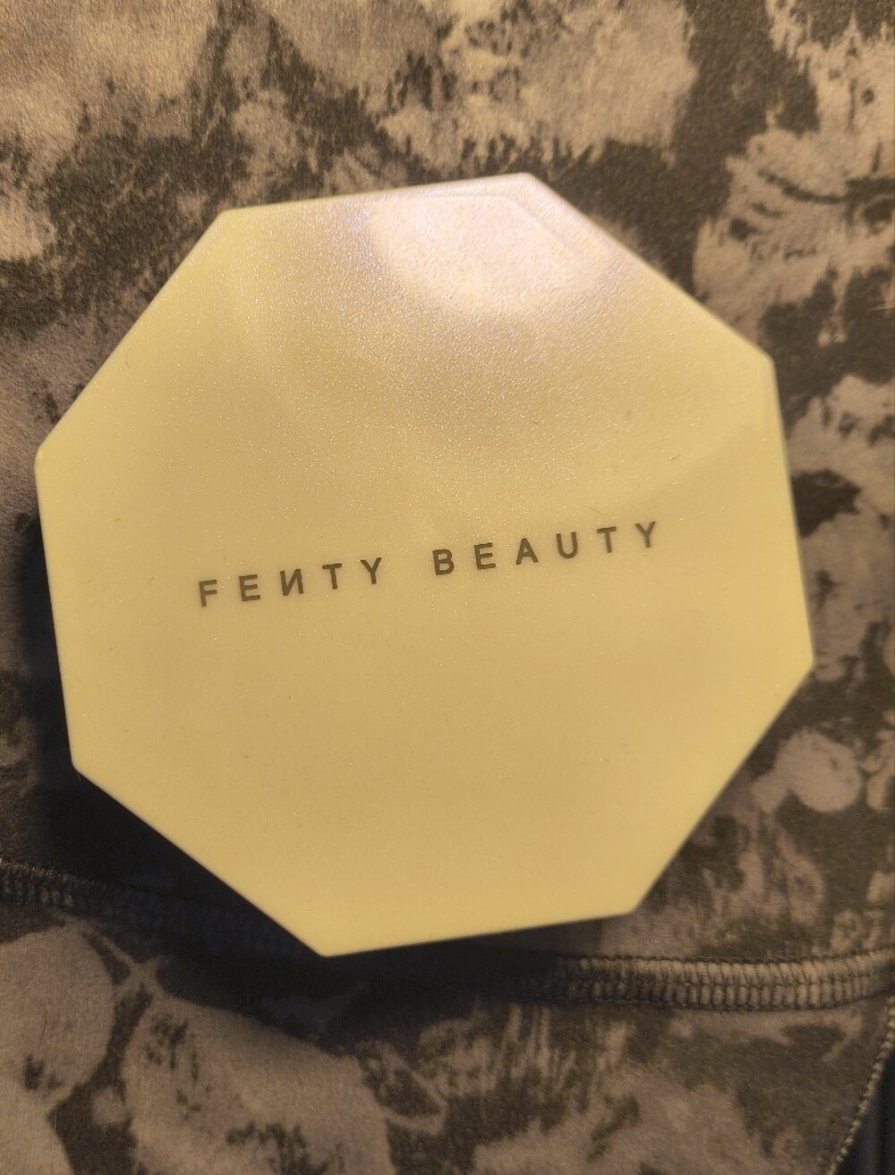 Fenty Beauty Killawatt Freestyle Highlighter Trophy Wife Metallic Gold Full Size
